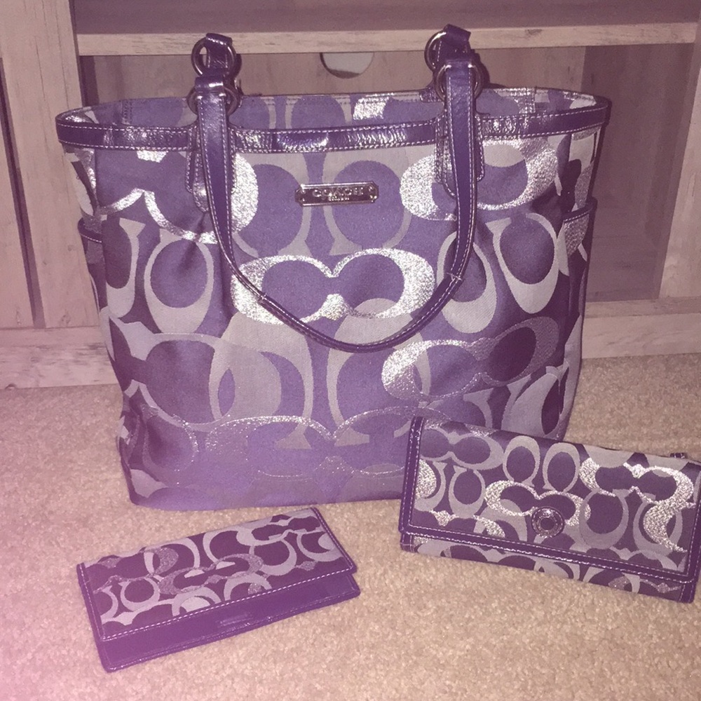 “Host Pick” Authentic “Coach” Purse